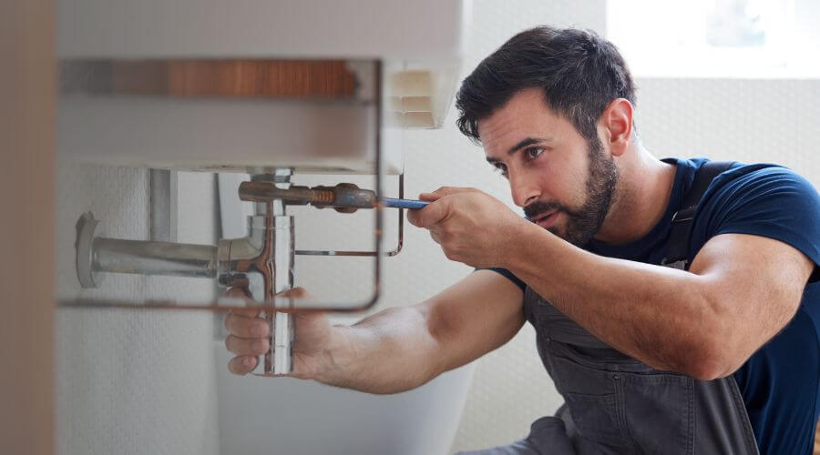 Expert burst pipe repair services in Laingsburg, MI